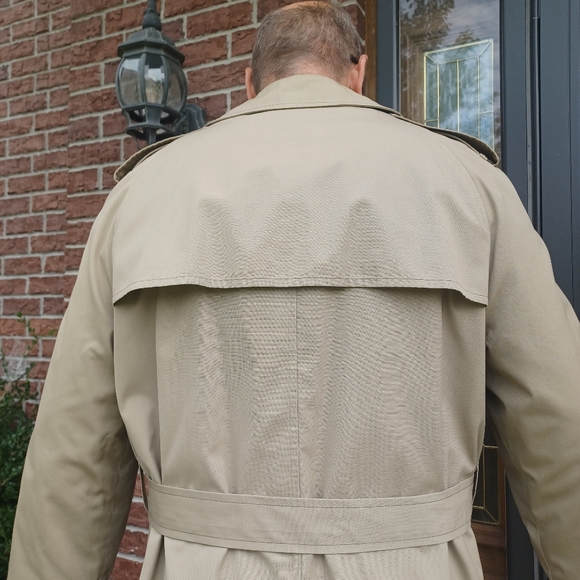 LONDON FOG VINTAGE LINED TRENCH COAT EXCELLENT 46 LONG - Picture 3 of 16